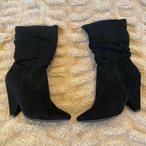 Suede slouchy booties